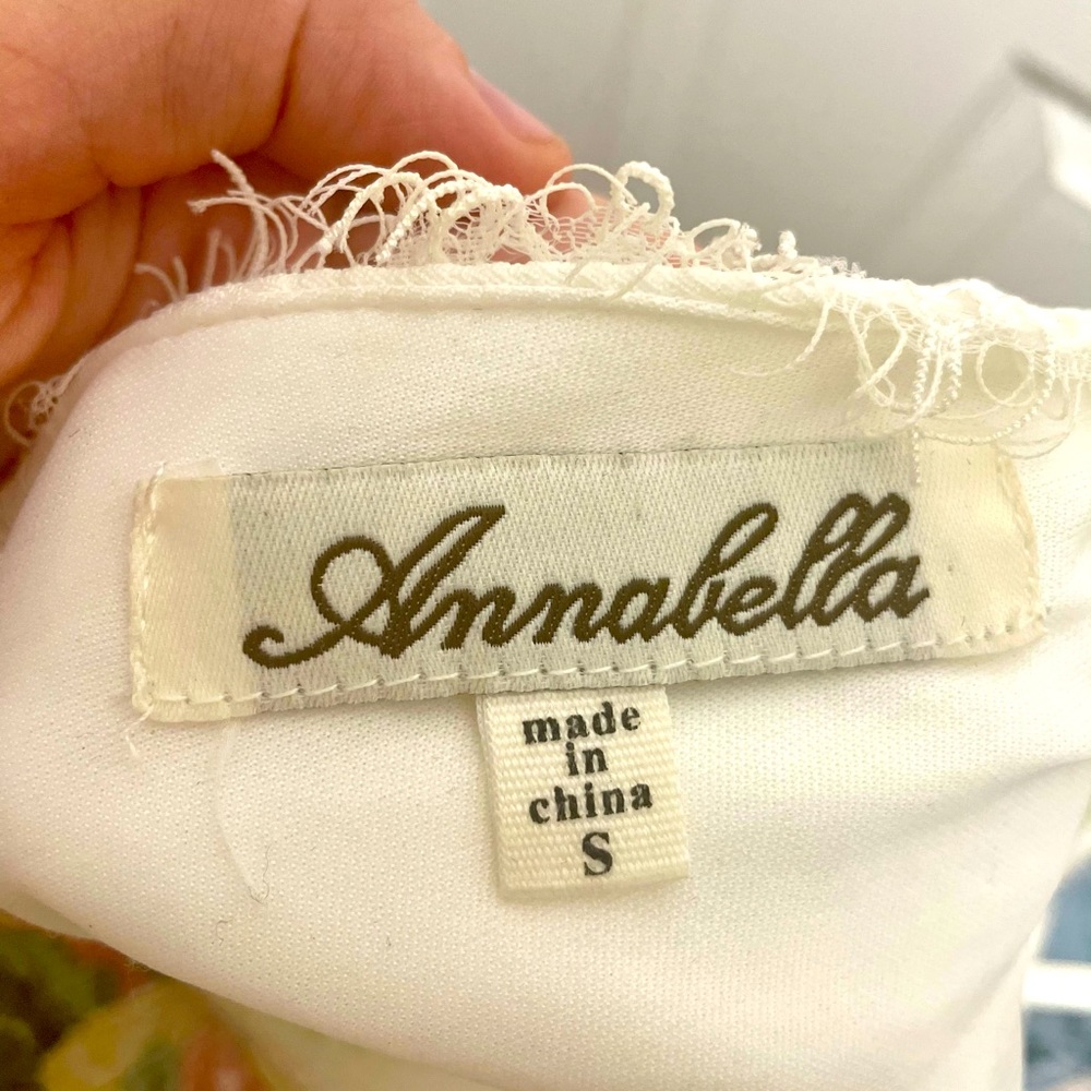 Mint condition white lace mini/midi dress from Francescas Boutique!